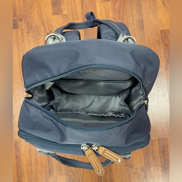 Ruvalino diaper bag. Lightly used. Navy blue with changing pad - Picture 10 of 13